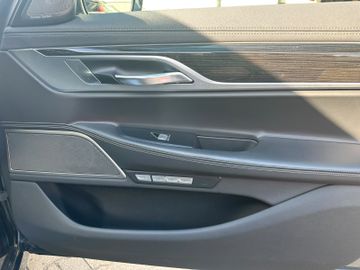 BMW 740 - 6