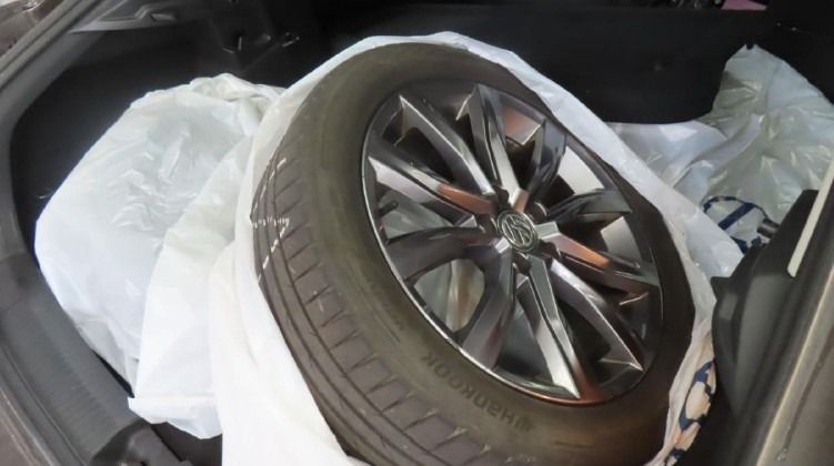 Fahrzeugabbildung Volkswagen T-Roc 15TSI DSG Style STHZG NAVI KAMERA 1HAND AC