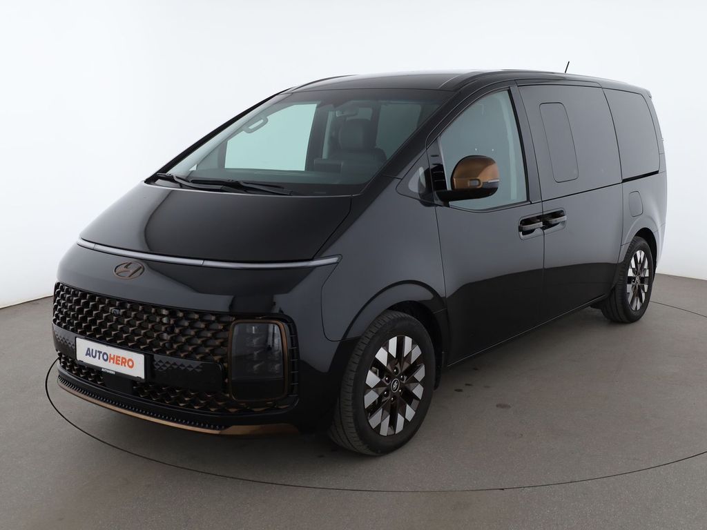 Image of Hyundai STARIA