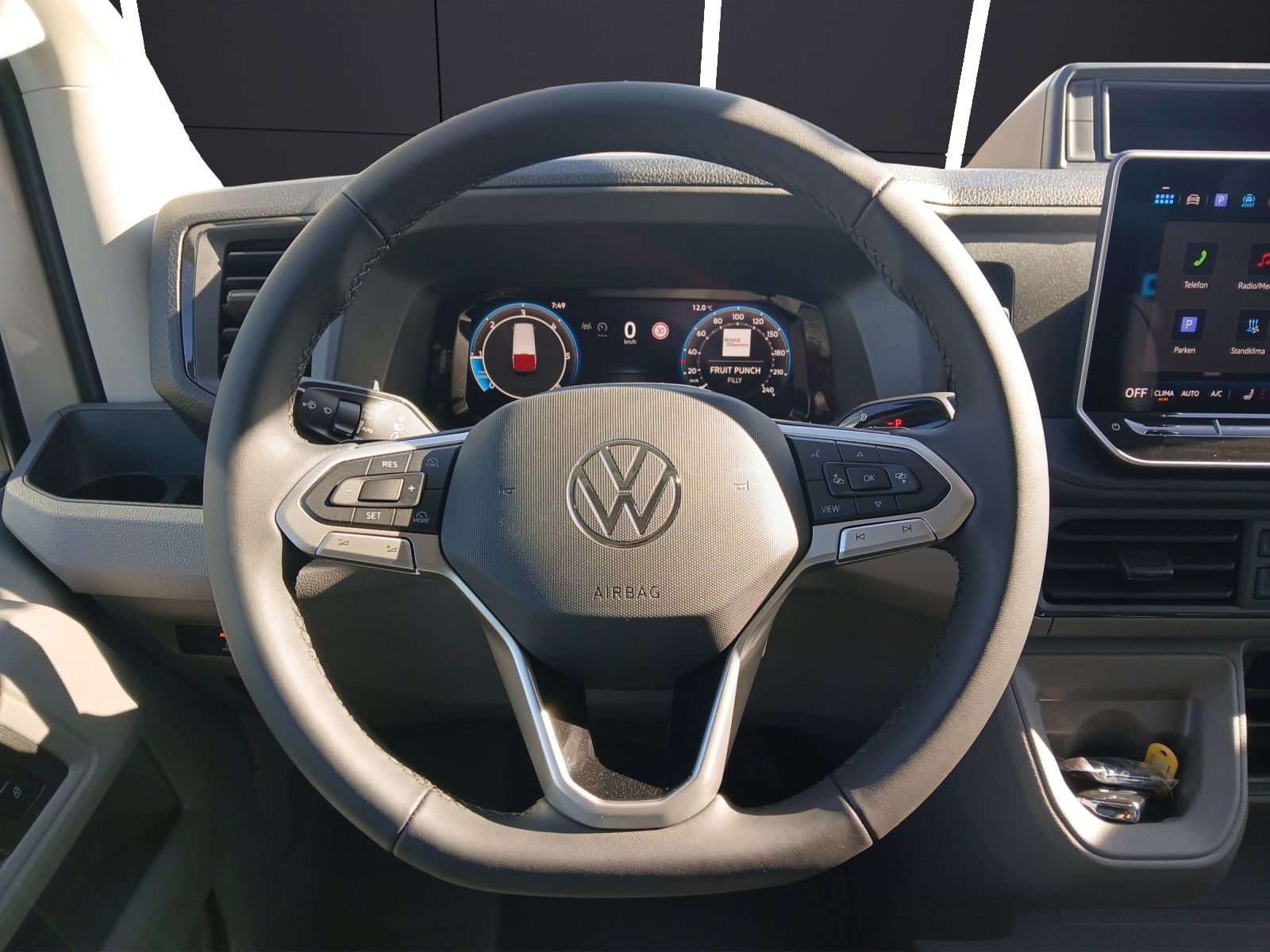 Fahrzeugabbildung Volkswagen Crafter Kasten TDI 130 kW MR 4 MOTION TLED RearV
