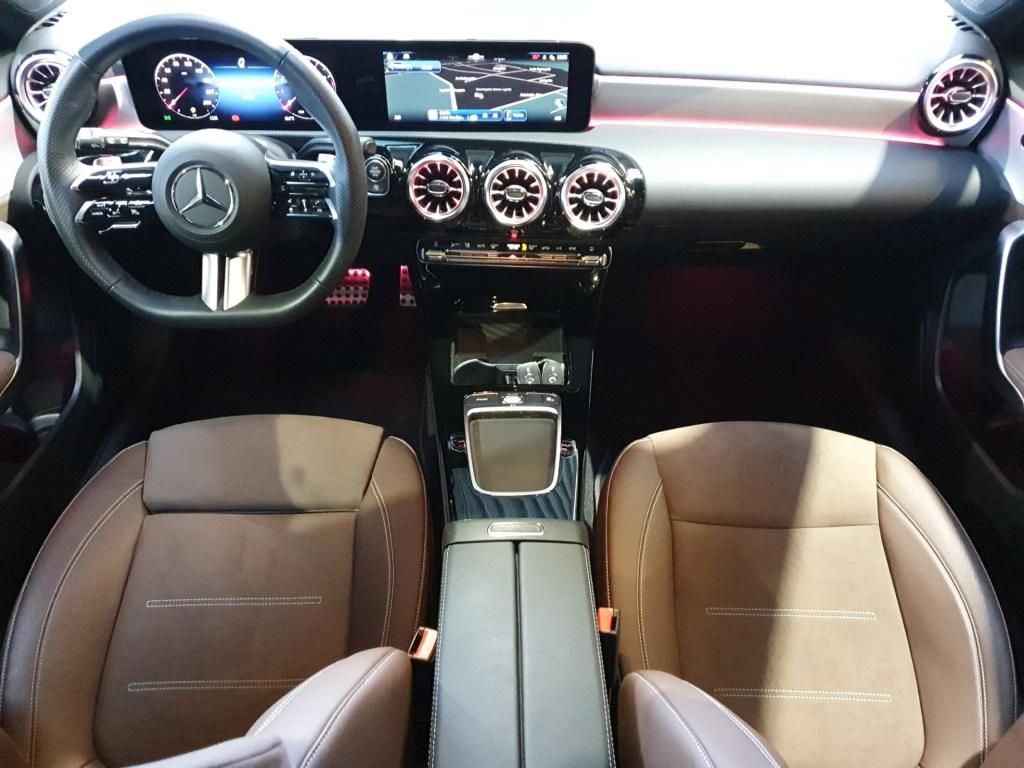 Fahrzeugabbildung Mercedes-Benz A 200 Kompaktlimousine AMG*Nav*360*AHK*PDC*SpurH