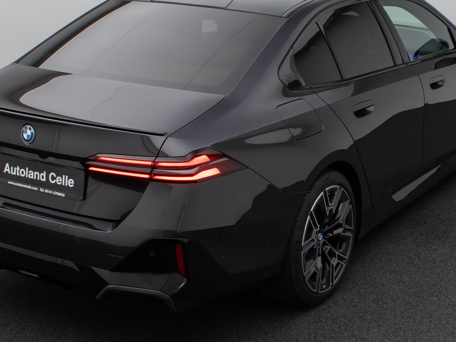 Fahrzeugabbildung BMW i5 eD40 M Sport Pro Panorama 360°HUD DAB H/K ACC