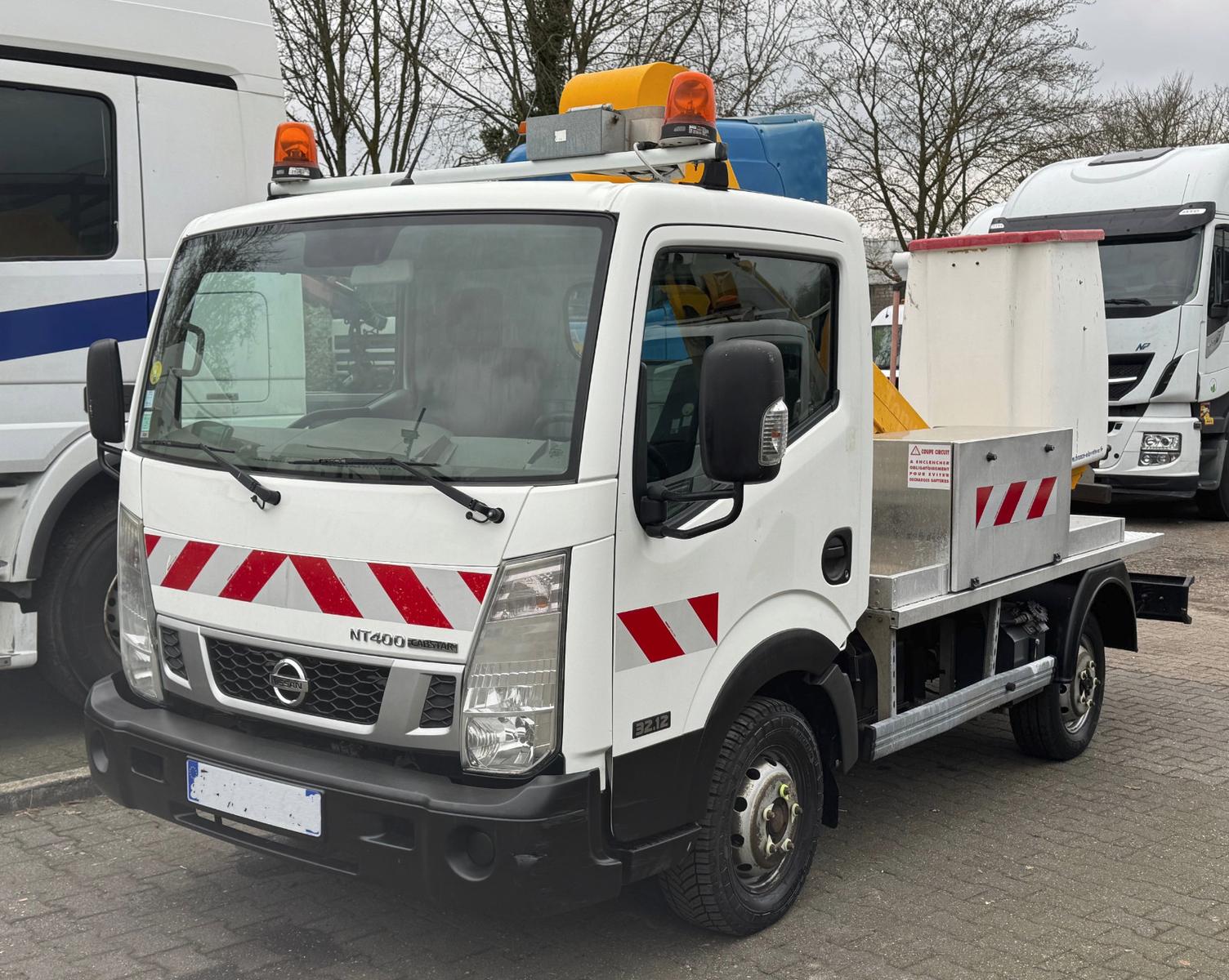 Nissan Cabstar NT400 Topy 11