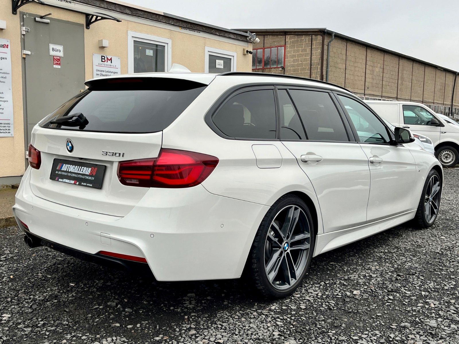 Fahrzeugabbildung BMW 330i Tour Aut M SPORTPAKET Navi Leder HUD VOLL!!