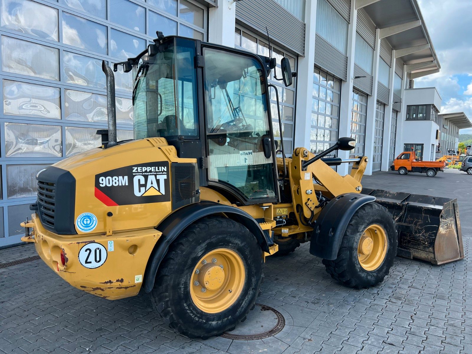 Fahrzeugabbildung CAT 908M / 2.644h / Gabel / Schaufel