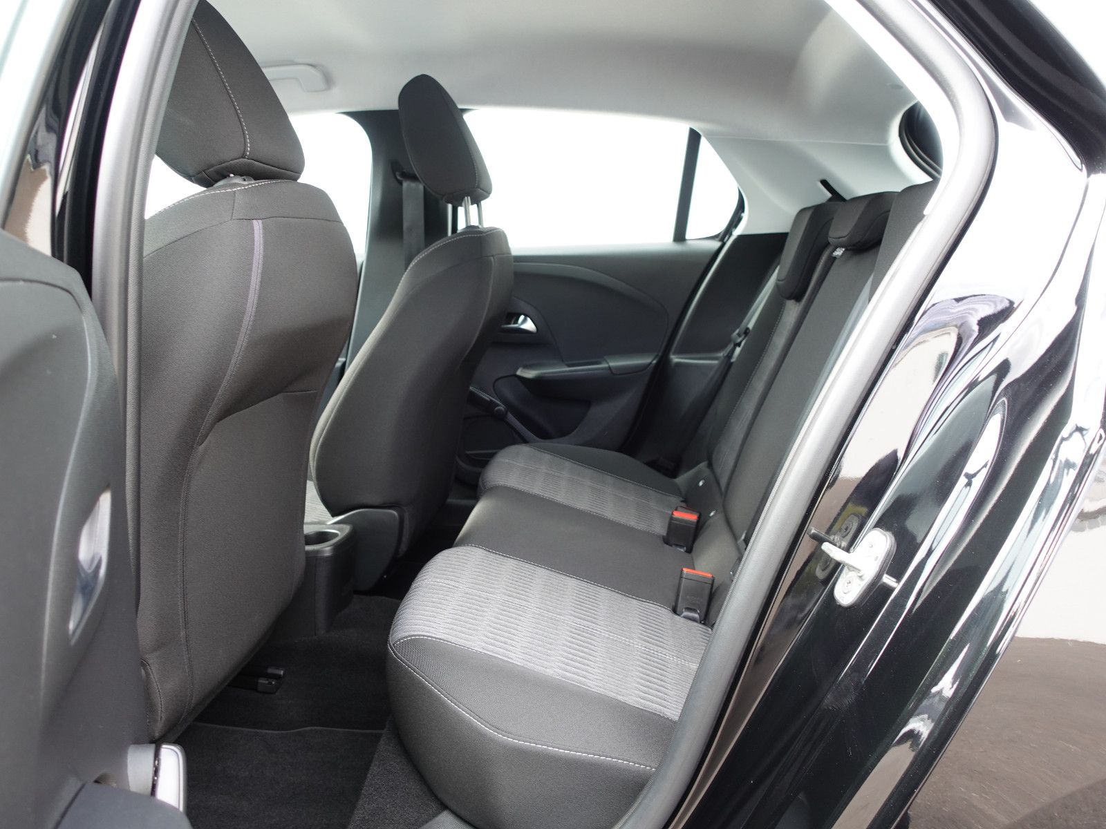 Fahrzeugabbildung Opel Corsa 1.2  Edition  Allwetter,PDC,16"Alu,Klima