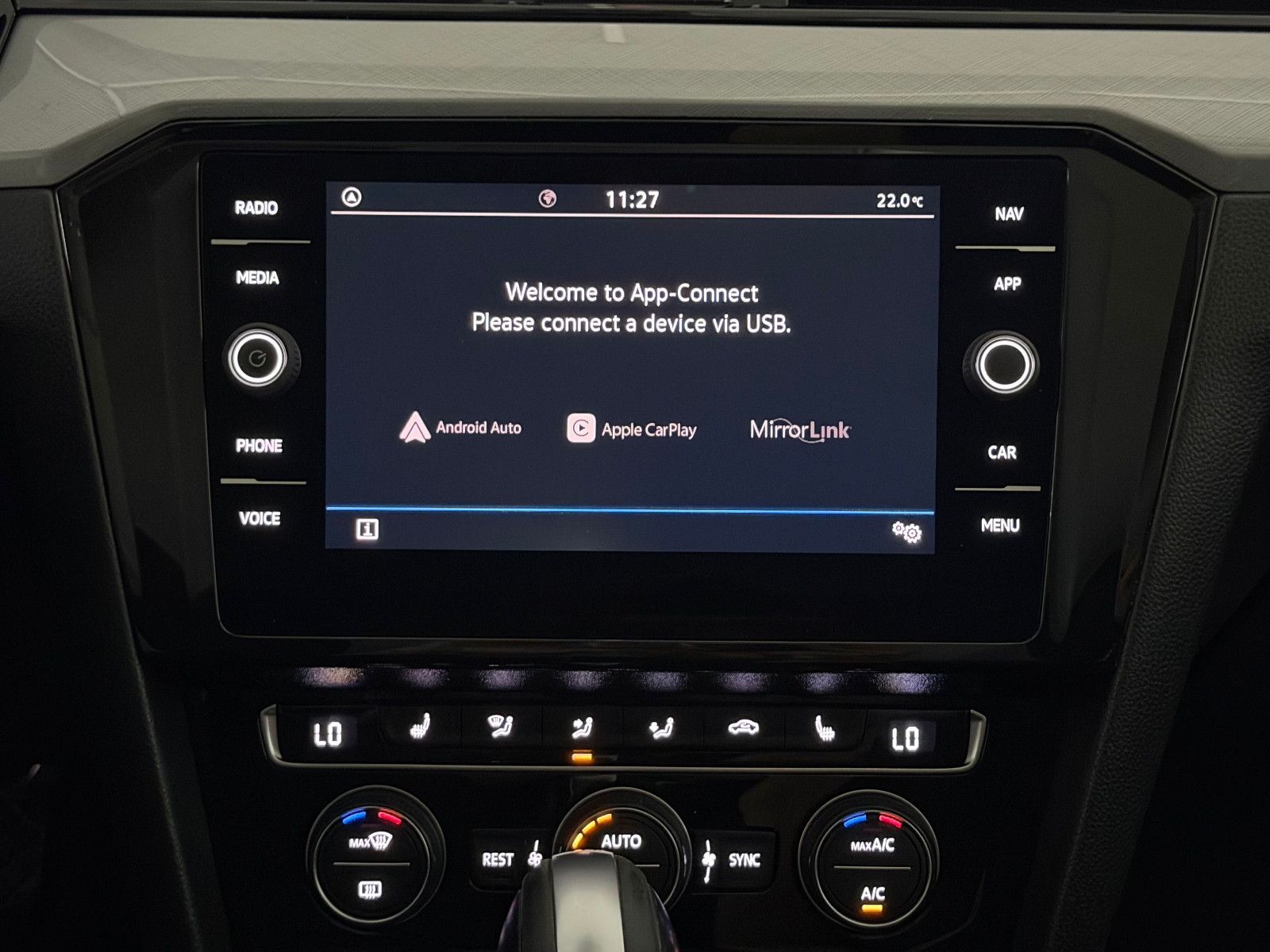 Fahrzeugabbildung Volkswagen Passat Variant 2.0 TDI Aut./MASSAGE/KAMERA/ACC