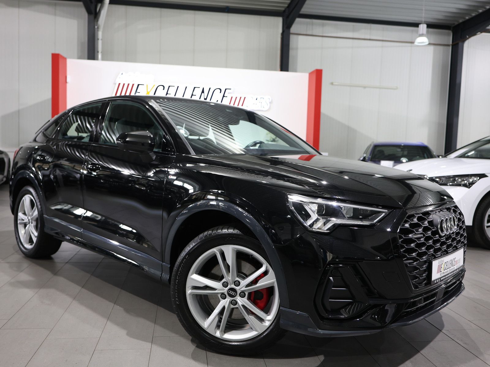 Audi Q3 SPORTBACK 40 TDI Q S-LINE DESIGN BLACK / LED foto 2