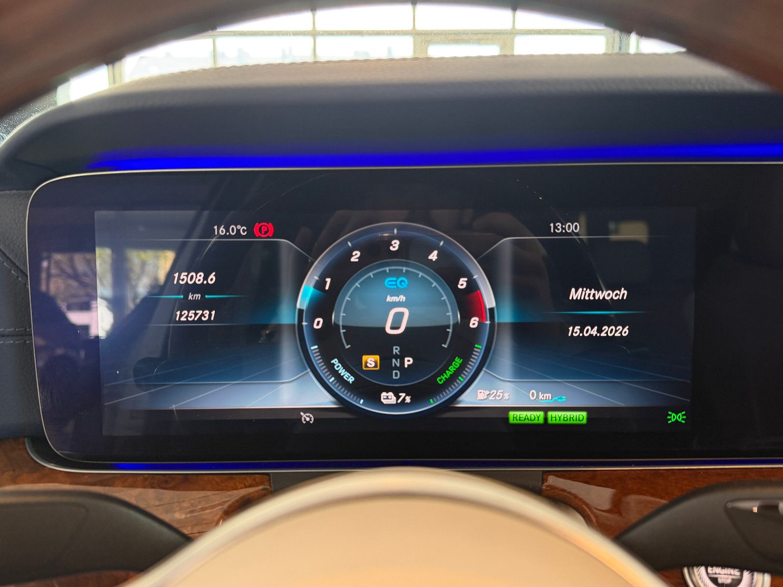 Fahrzeugabbildung Mercedes-Benz E 300 de/AMG/HEAD-UP/VIRTUAL/AMBIENTE/BURMESTER/