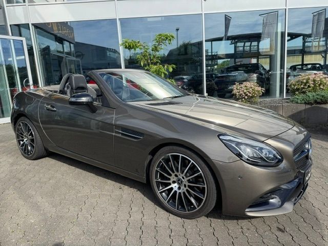 Fahrzeugabbildung Mercedes-Benz SLC 300 AMG Line AIRSCARF MEMORY LED