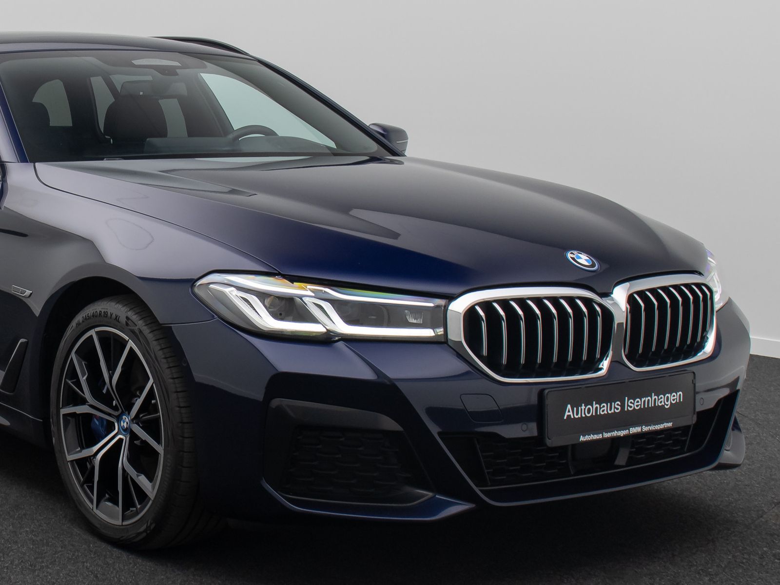 Fahrzeugabbildung BMW 530e xD M Sport Laser DAB H/K HUD AHK Panorama