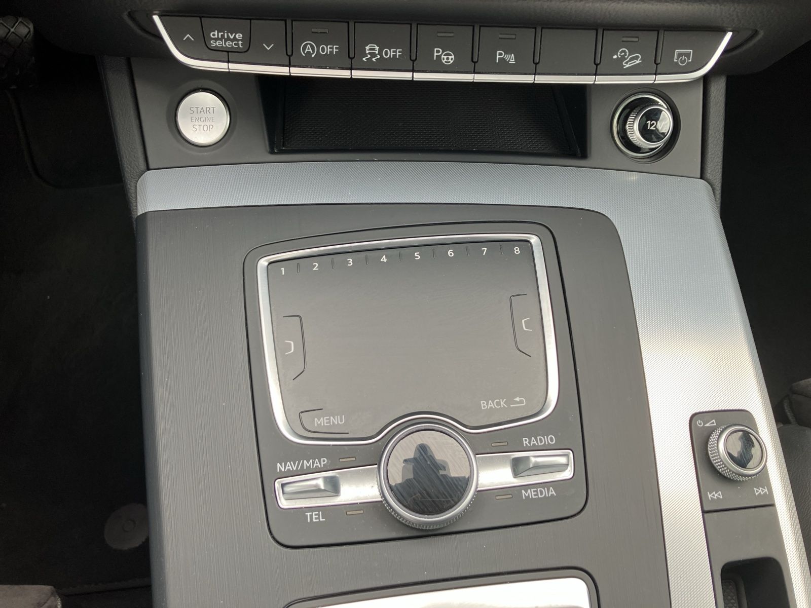 Fahrzeugabbildung Audi Q5 40 TDI quattro S-Line Matrix Navi ACC STHZ SH