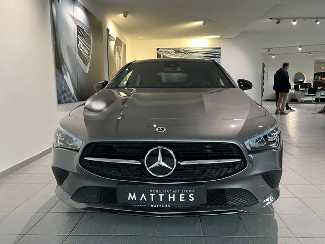 Fahrzeugabbildung Mercedes-Benz CLA 200 Coupe Progressive/Night/Kamera/Ambiente