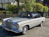 Mercedes-Benz 220
