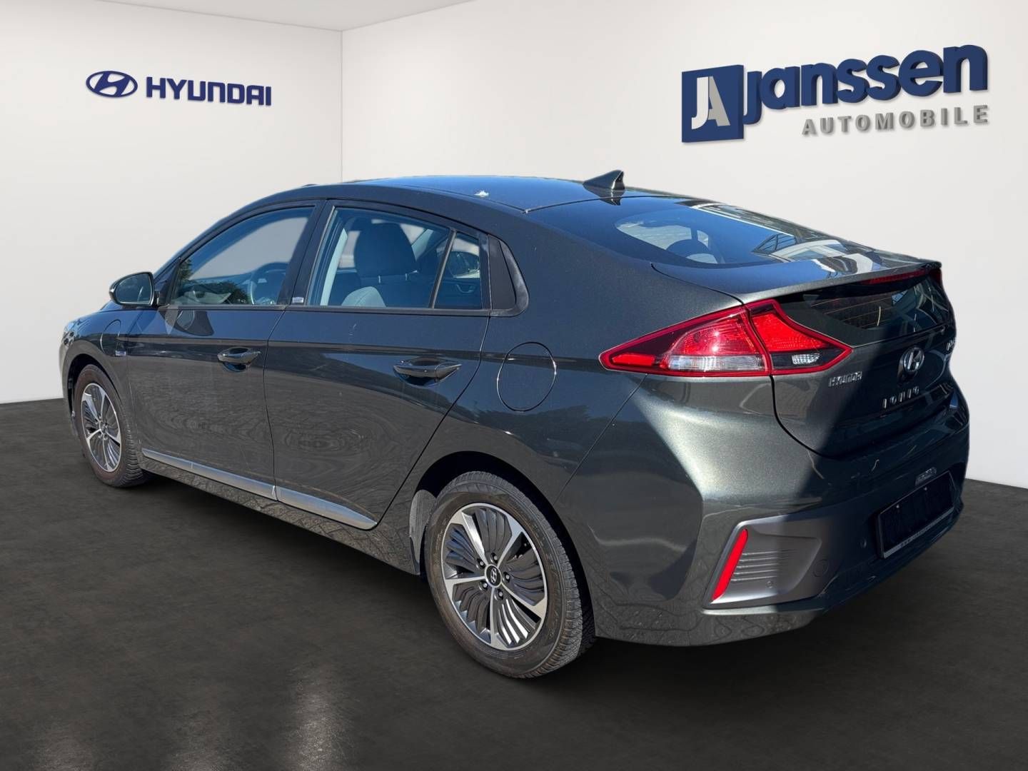 Fahrzeugabbildung Hyundai IONIQ Facelift PLUG IN Hybrid TREND-Paket