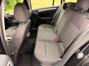 Volkswagen Golf - 12