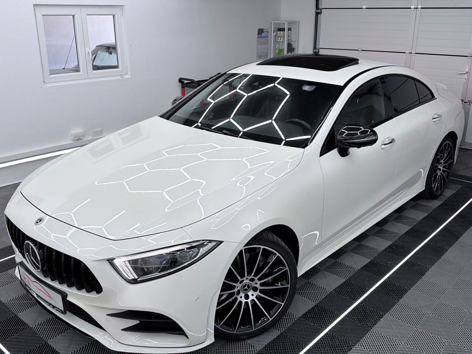 Fahrzeugabbildung Mercedes-Benz CLS 400 d 4Matic AMG-LINE/360*/BURMESTER/DESIGNO