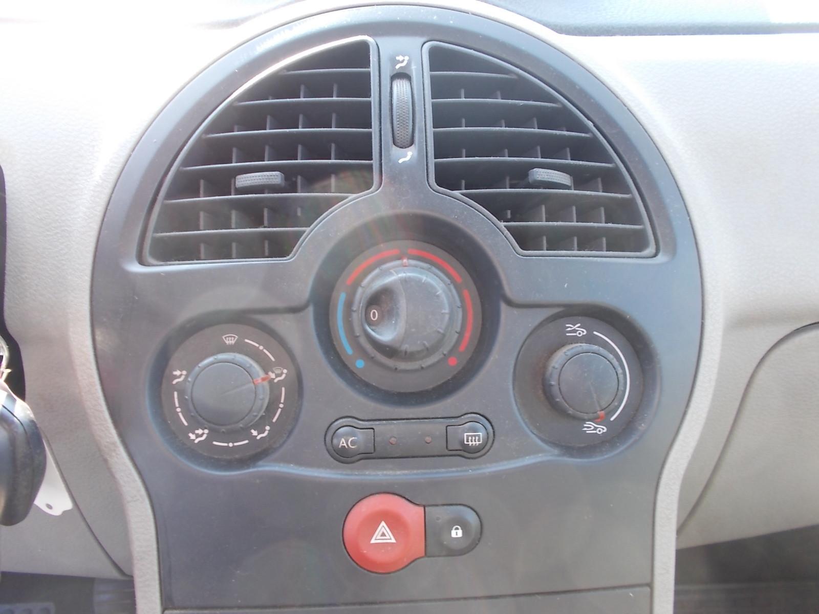Renault Modus 2006 — photo 26