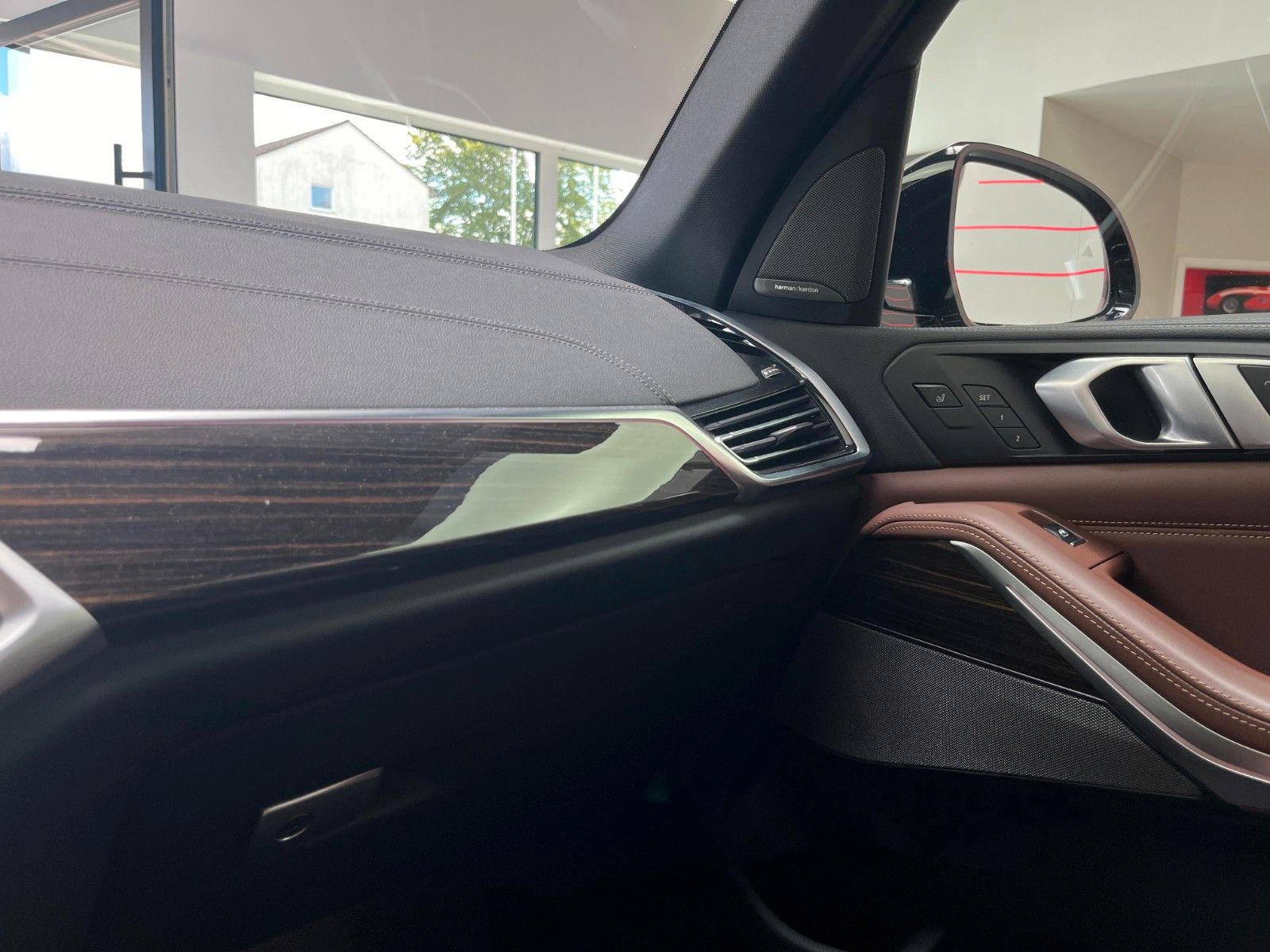 Fahrzeugabbildung BMW X5 M50d*Laser*Sky*360°*HUD*Luft*22"*Soft*AHK*