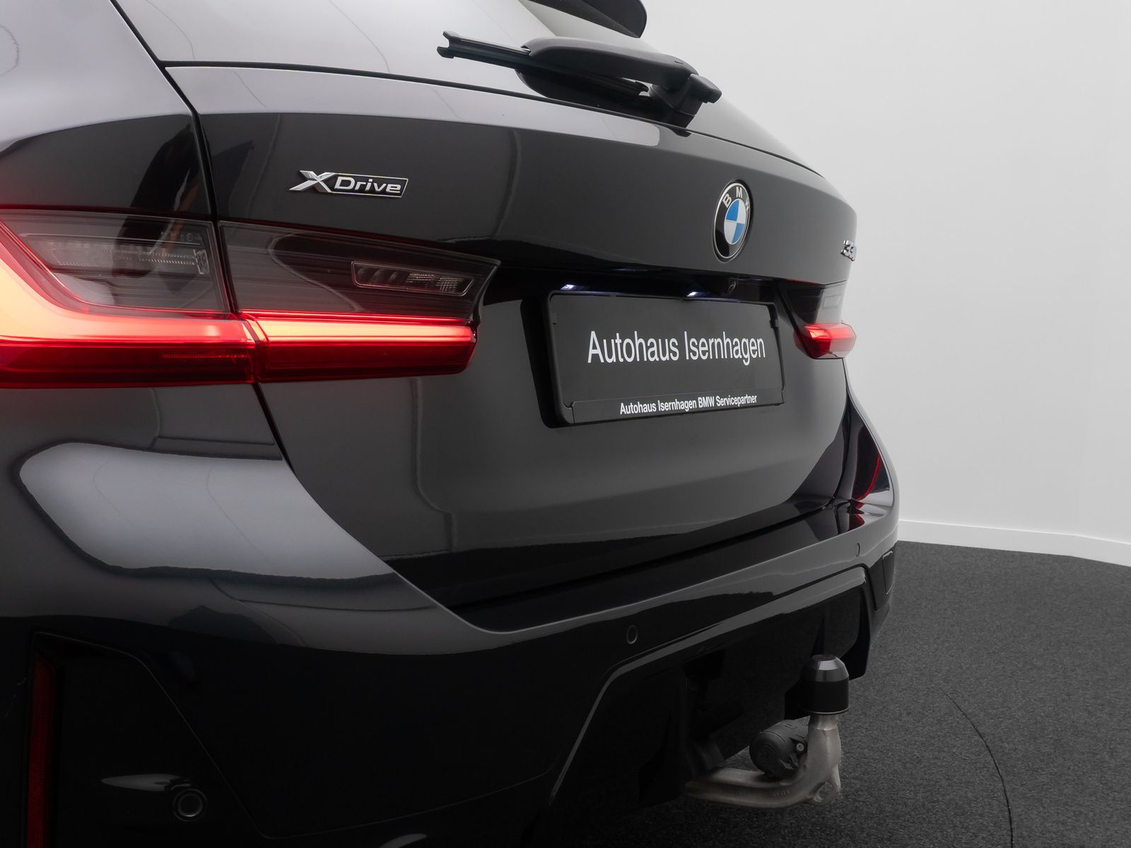 Fahrzeugabbildung BMW 330d xD M Sport DAB Kamera HUD Panorama HiFi 19"
