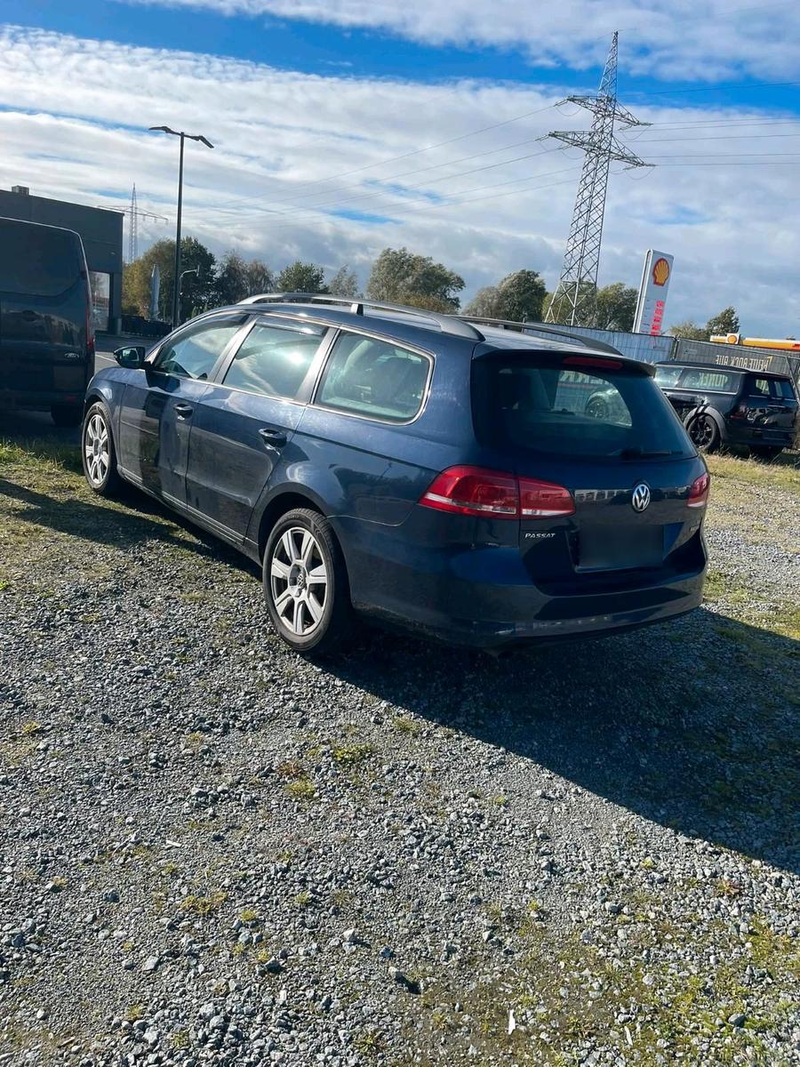 Volkswagen Passat 2011 — photo 5