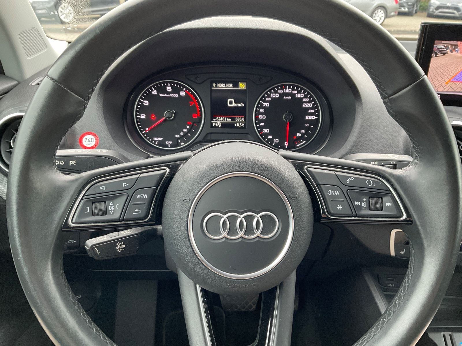 Fahrzeugabbildung Audi Q2 35 TFSI S tronic advanced,Kamera,Navi,LED