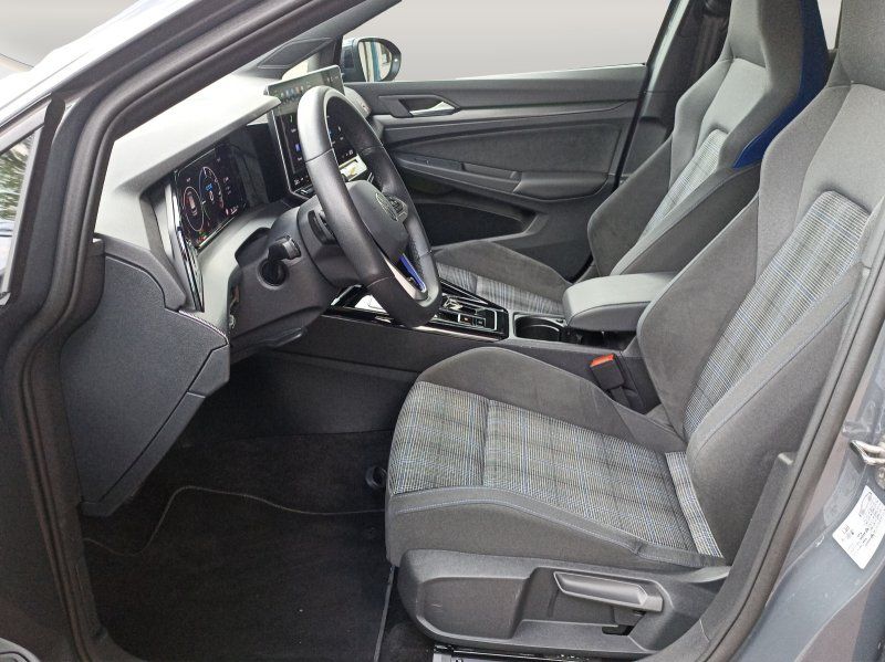 Fahrzeugansicht 8 Fahrzeugabbildung Volkswagen Golf VIII 1.5 eHybrid GTE DSG