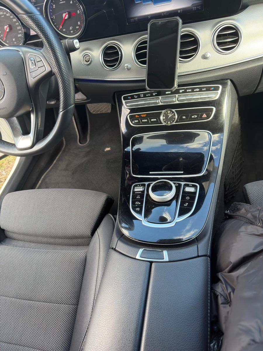 Mercedes-Benz E 220 d Autom. -