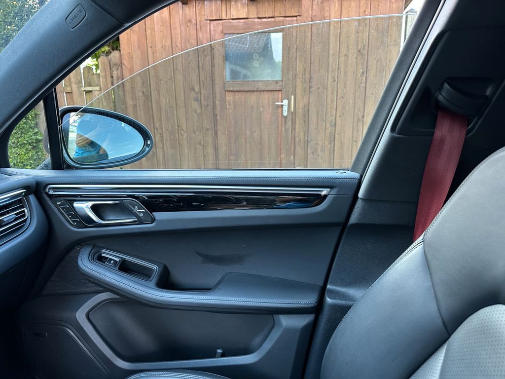 Image of Porsche Macan