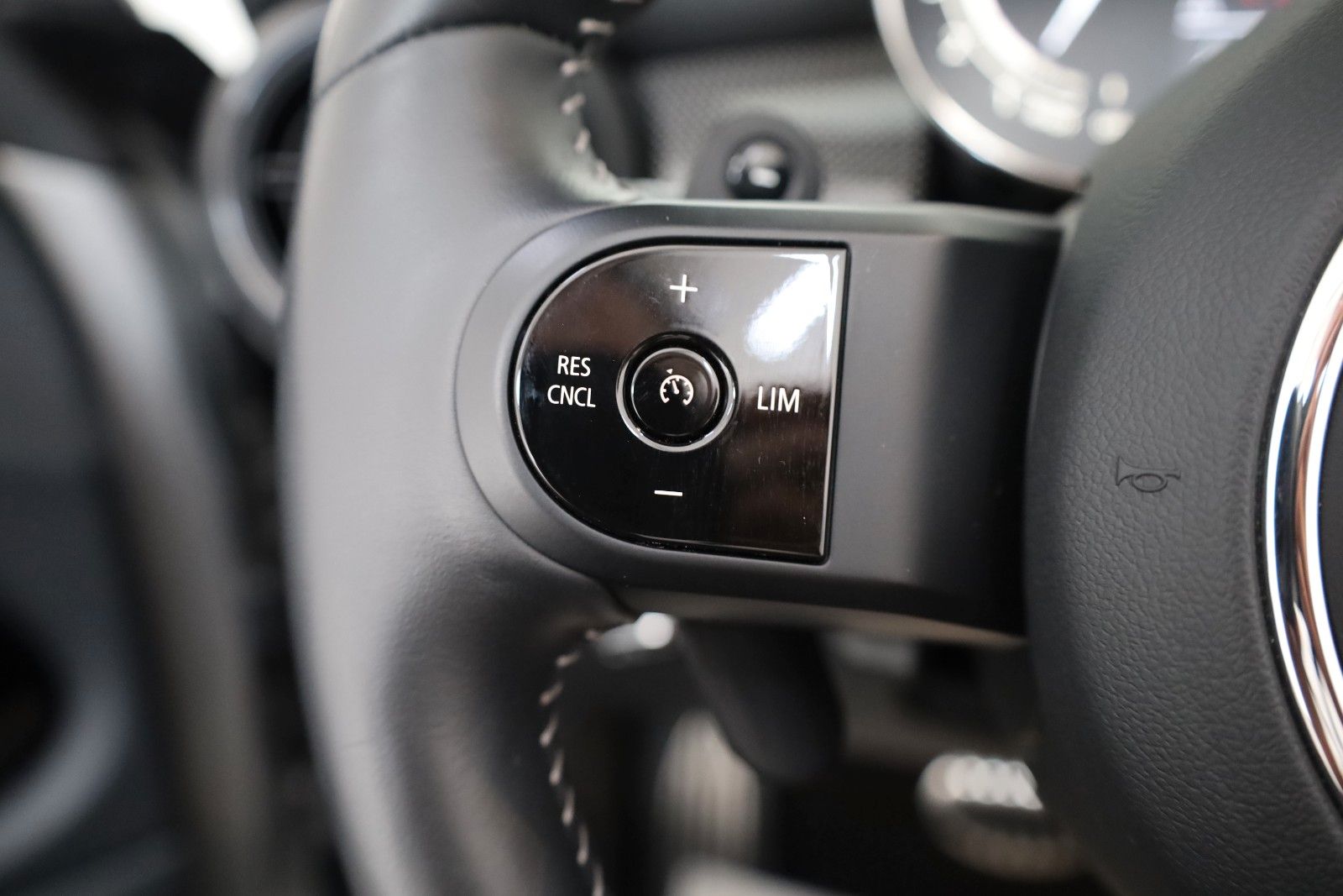 Fahrzeugabbildung MINI Cooper S JCW Trim Leder,Nani,LED,HUD,Apple CarP.