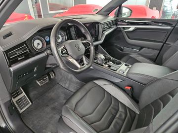 Volkswagen Touareg - 12