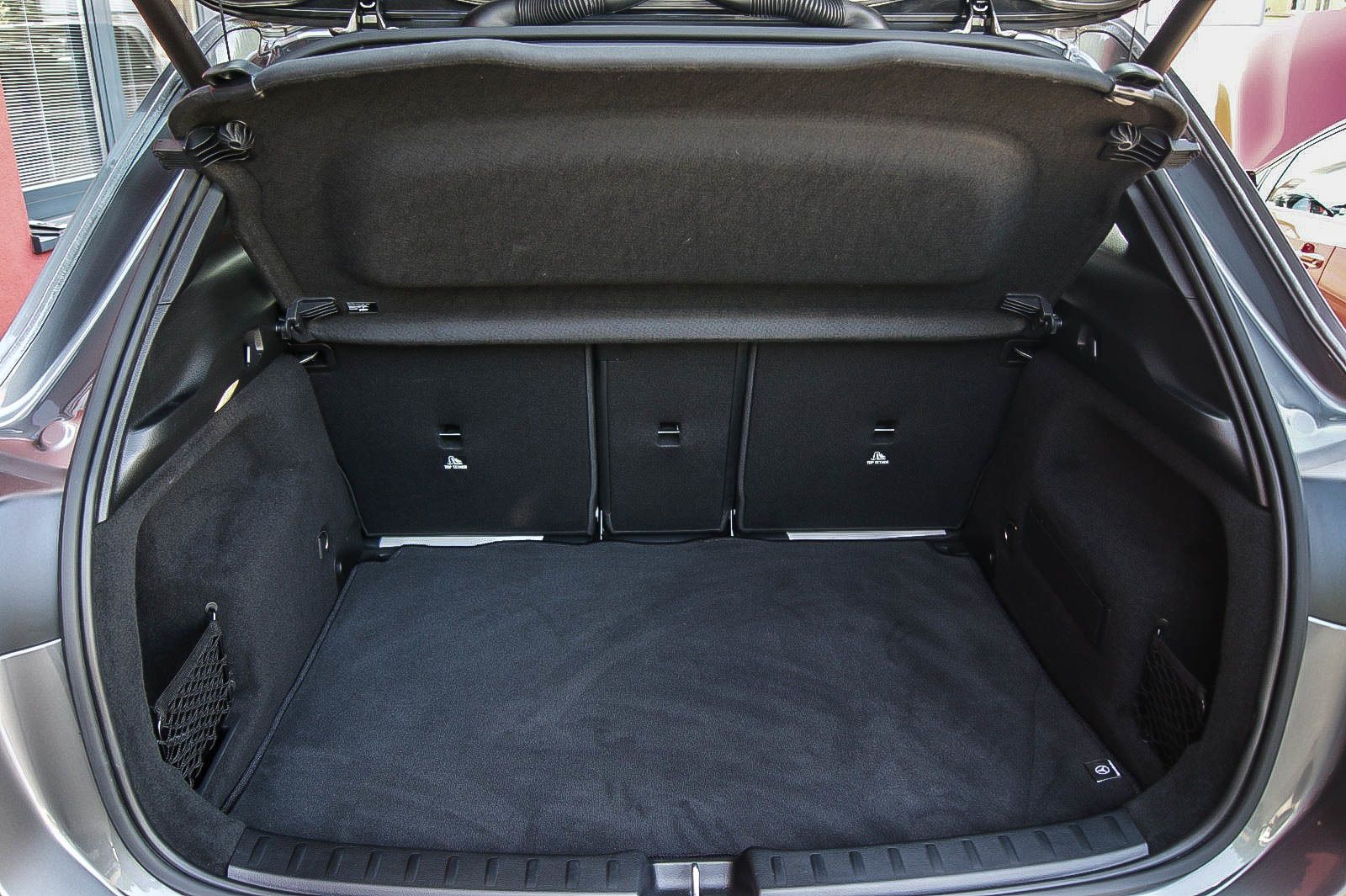 Fahrzeugabbildung Mercedes-Benz GLA 250 e AMG MBUX PANORAMA LEDER ANHZV
