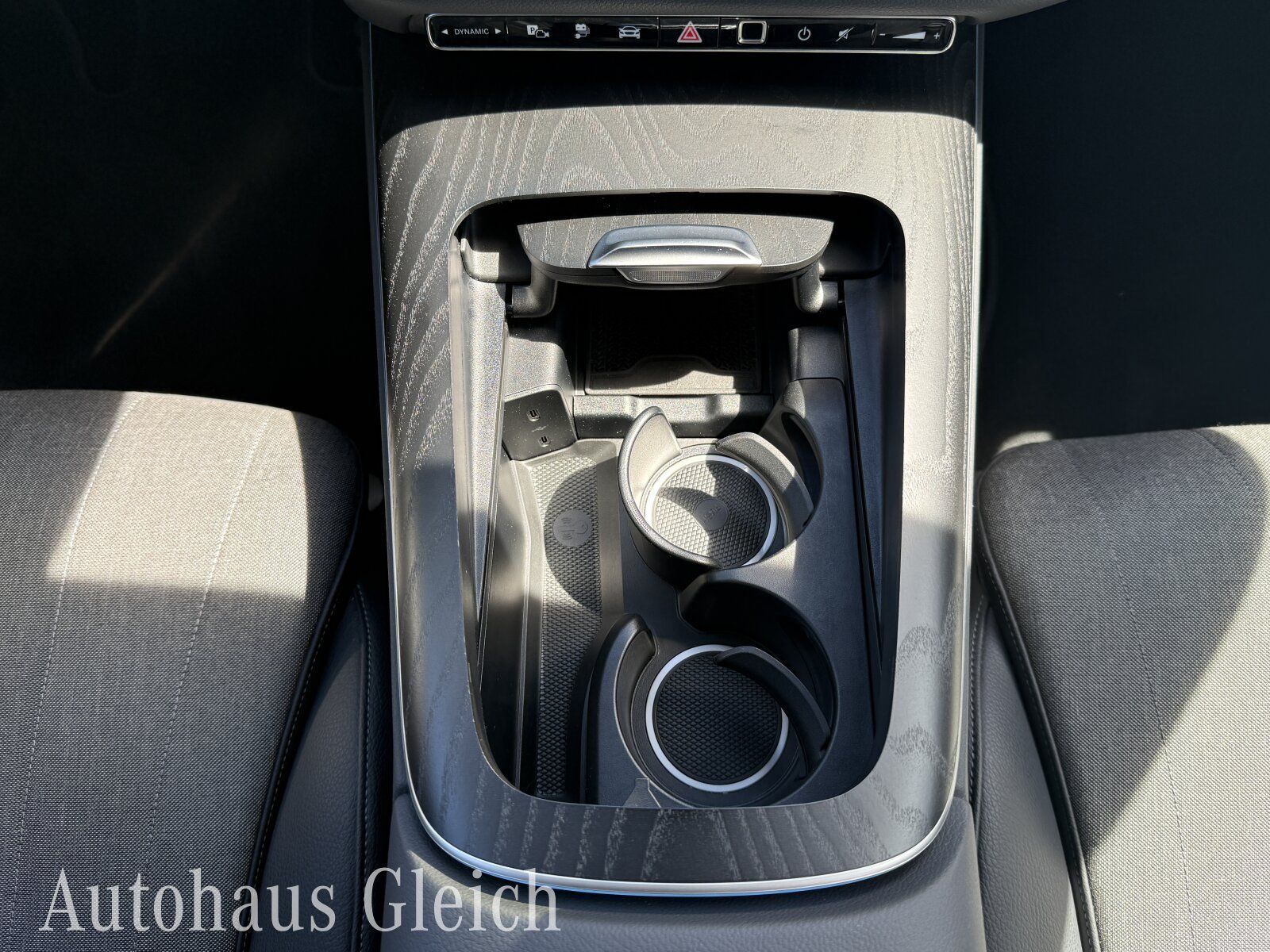 Fahrzeugabbildung Mercedes-Benz E 300 de Avantgarde Advanced Plus Distronic/Klim