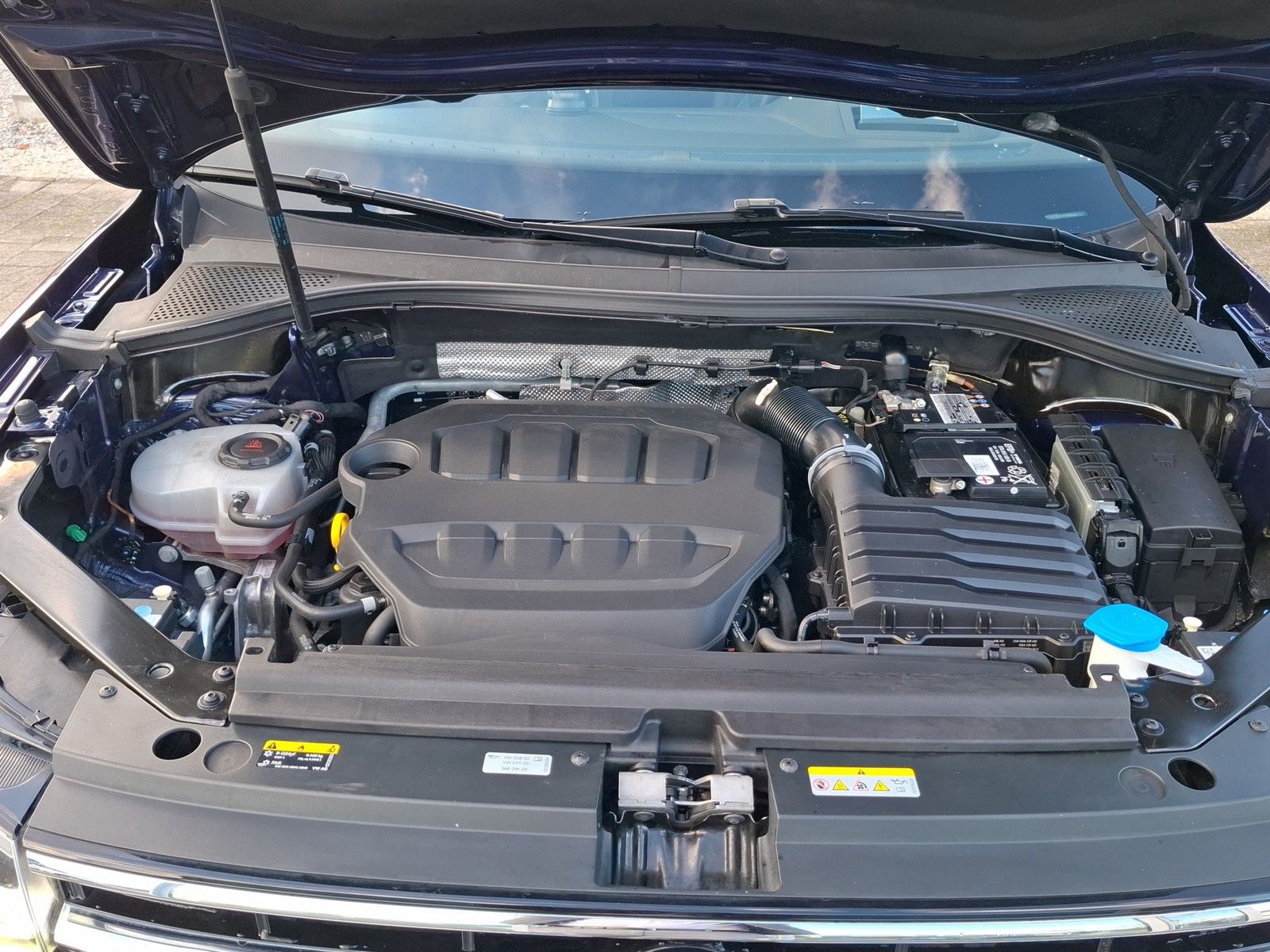 VW Tiguan Allspace 2.0 TSI R-Line 4Motion DSG / NAV - Image 17