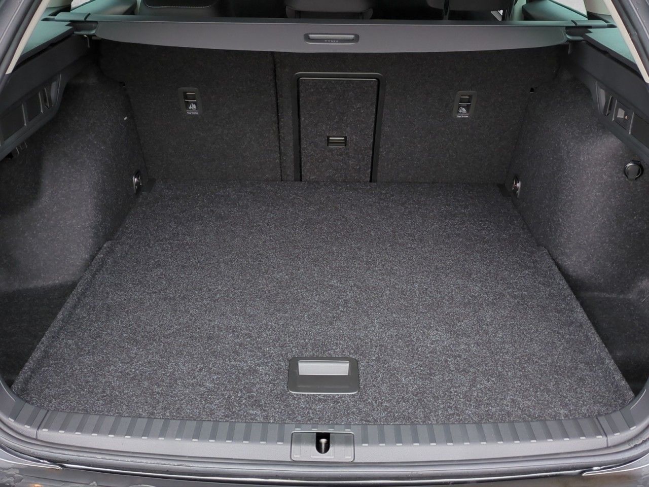 Fahrzeugabbildung SKODA Octavia Combi Selection TDI DSG,AHK