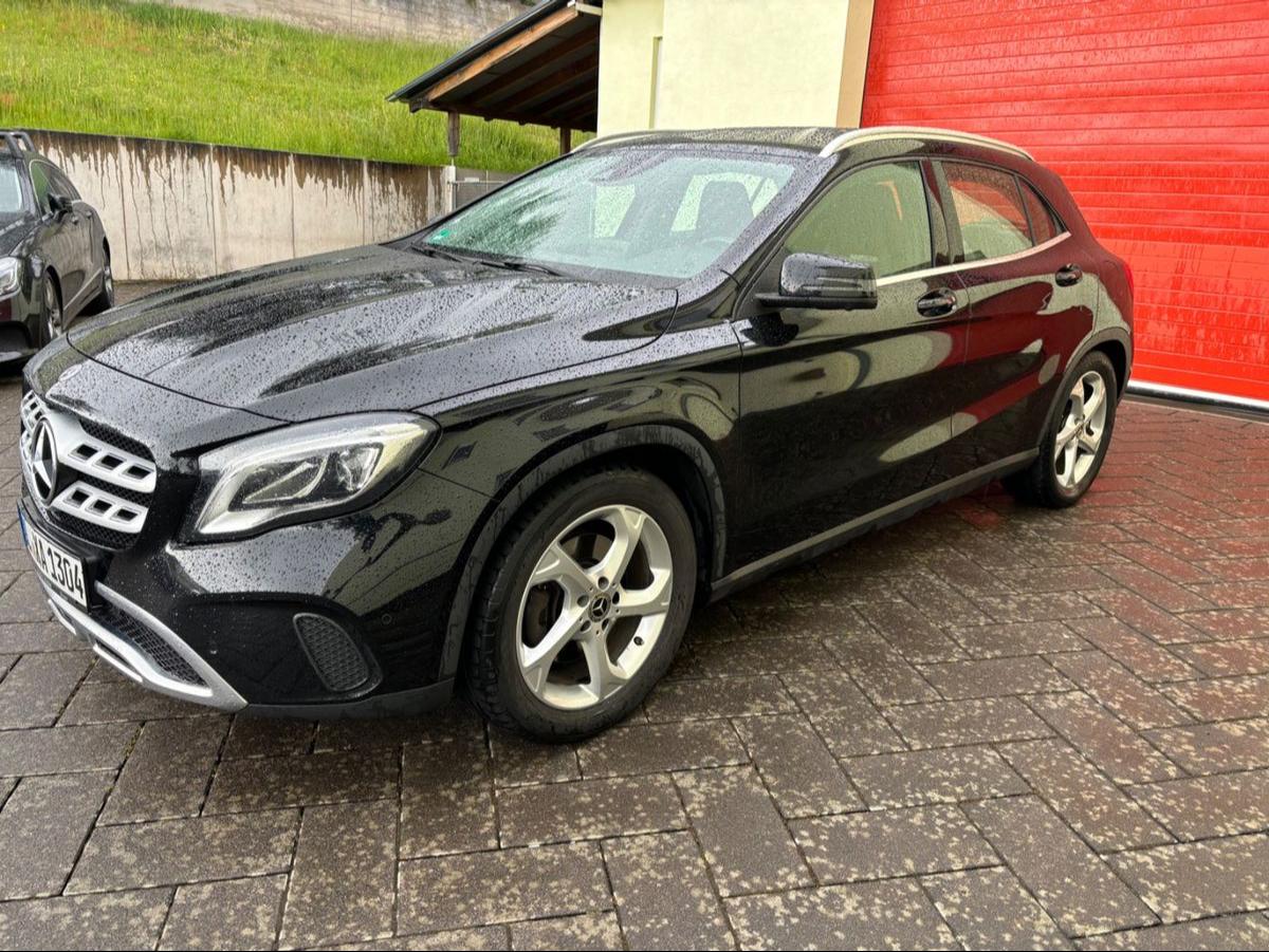 Mercedes-Benz GLA 250 Navi Kamera Leder Automatik 2.Hand