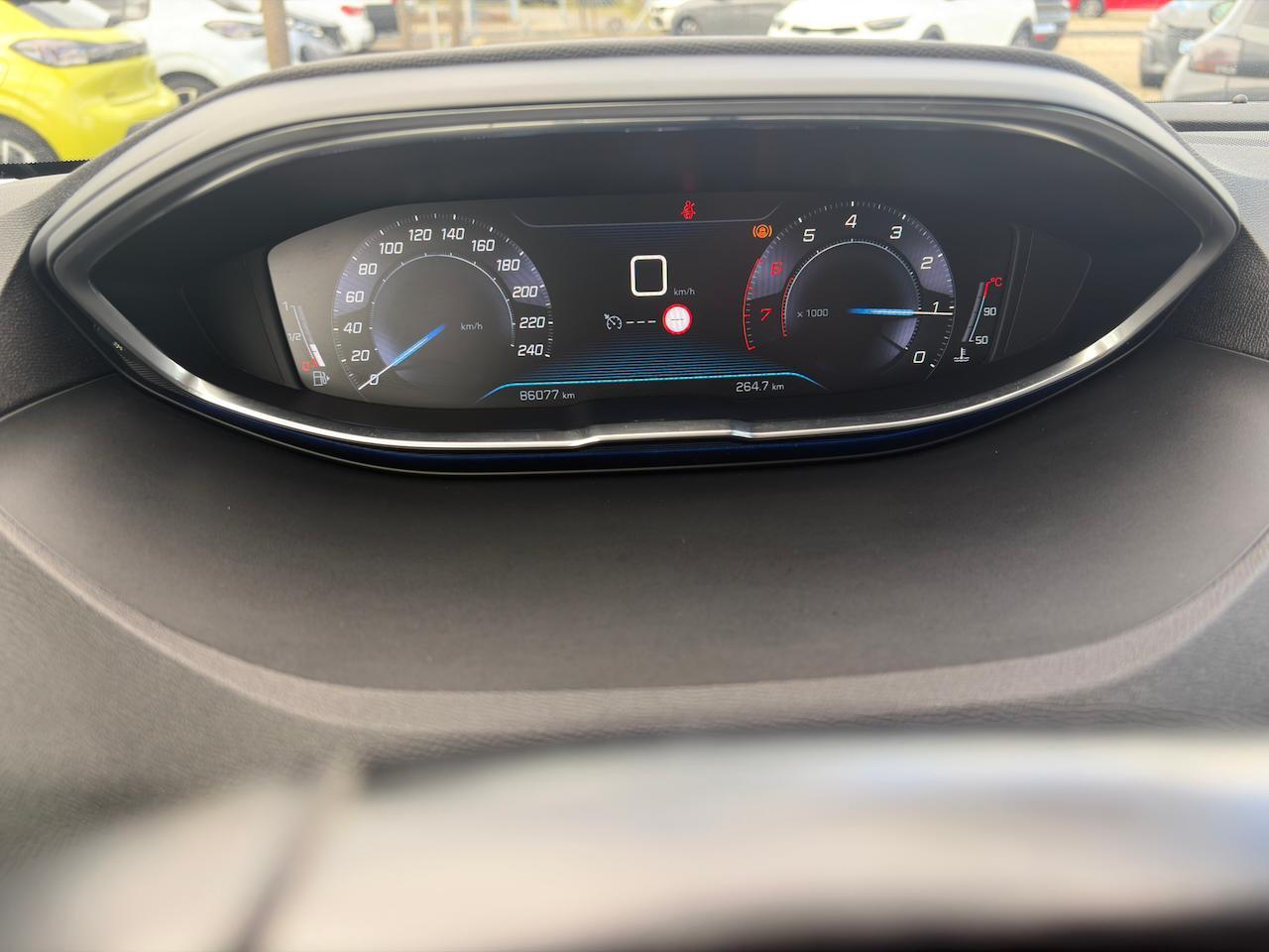 Peugeot 3008 1.2 12V e-THP / Allwetter Reifen