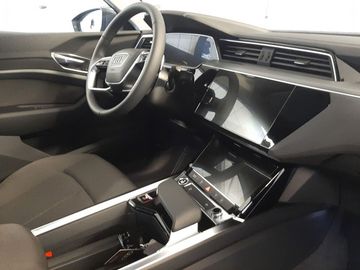 Audi Q8 e-tron - 11