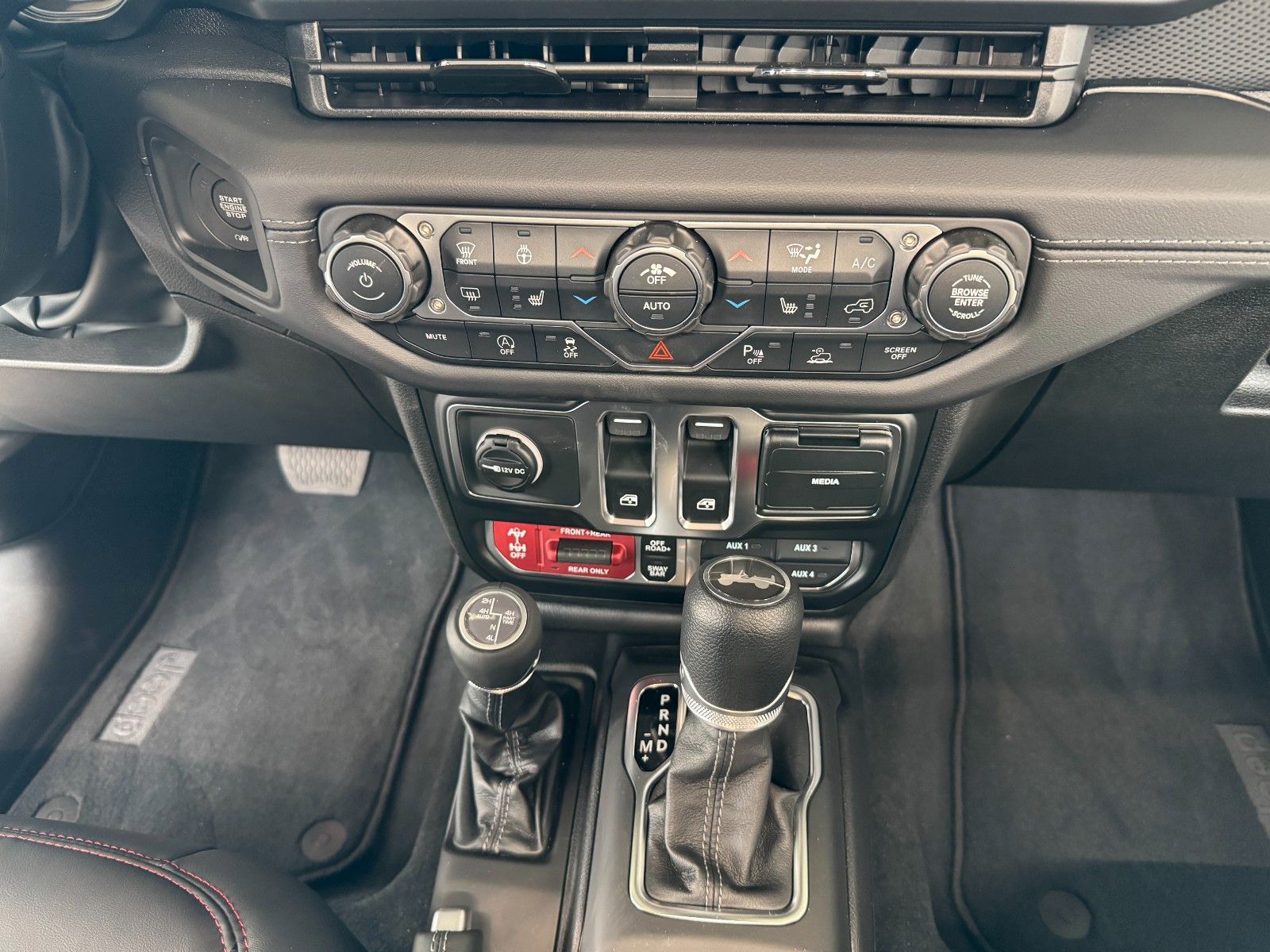 Fahrzeugabbildung Jeep Wrangler 2.0T-GDI Rubicon Recon Xtreme 4x4 WARN