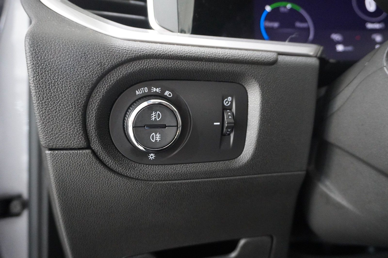 Fahrzeugabbildung Opel Grandland (X) ULTIMATE 4HYBRID NAVI/LED/SPORT/SH