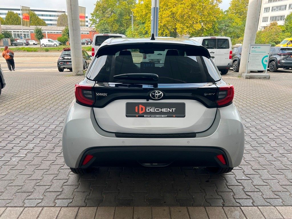 Fahrzeugabbildung Toyota Yaris Hybrid 1.5 Teamplayer Safety +Comfortpaket