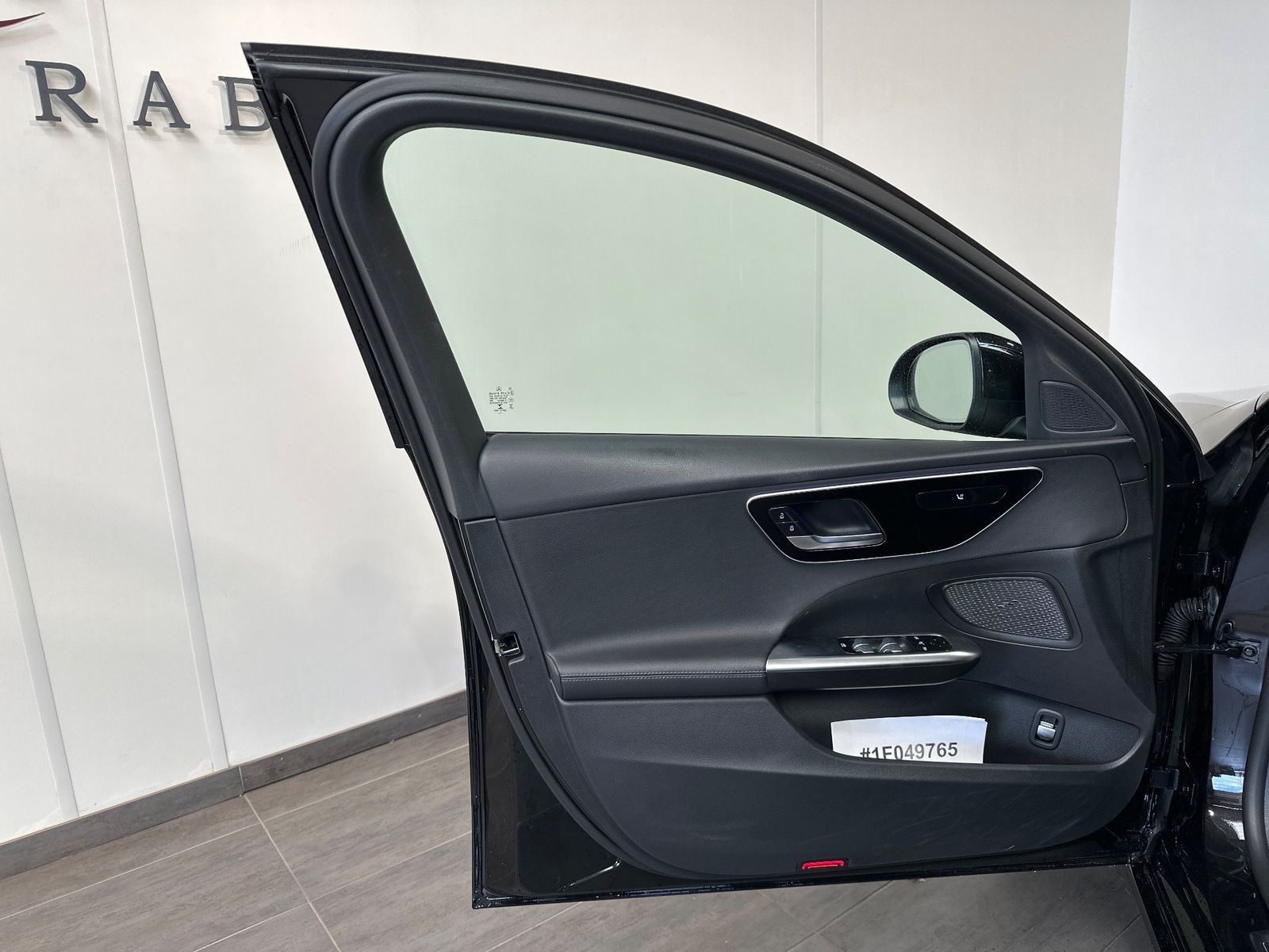 Fahrzeugabbildung Mercedes-Benz C 220d Avantgarde Adv 4Matic NAV+LED+ACC+DISTRO