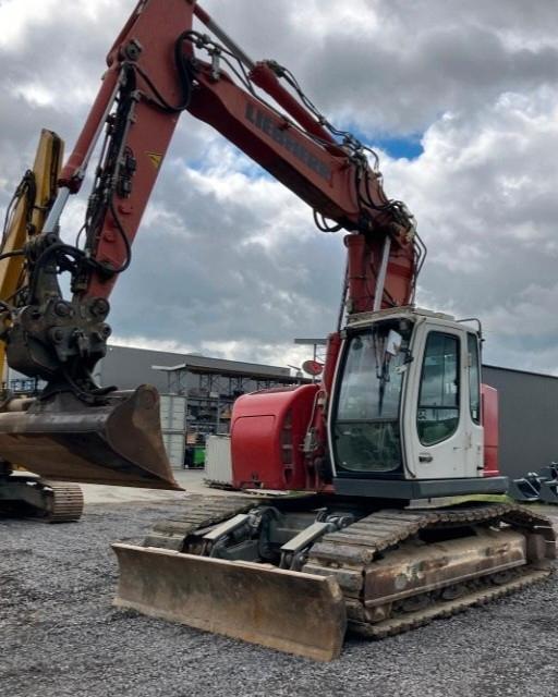 Liebherr LIEBHERR R924 COMPACT (228 225 325 321 326 926