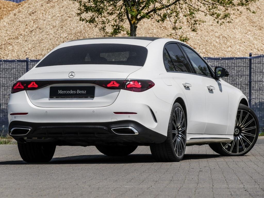 Mercedes-Benz E 220 d 4M AMG-Sport/Pano/Super/Burm/360/Night