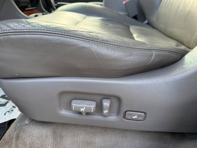 Toyota Land Cruiser  100 V8 Executive