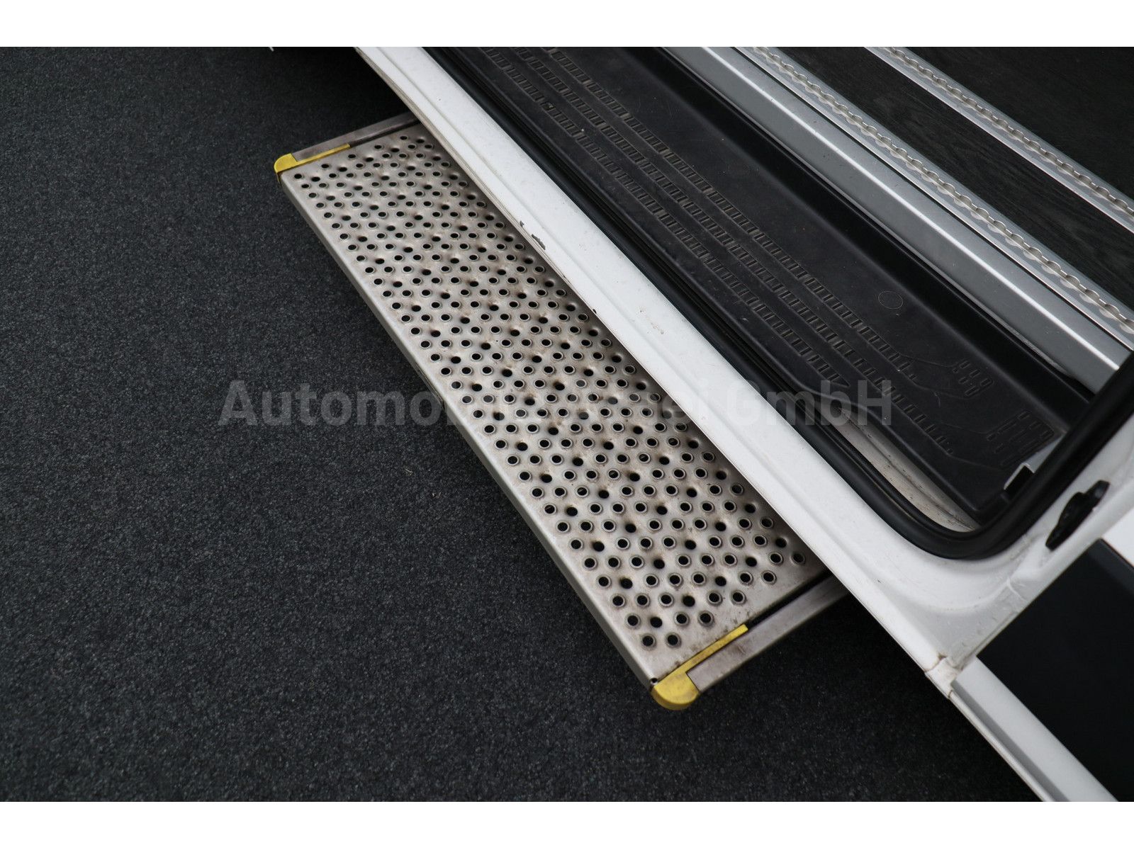 Fahrzeugabbildung MAN TGE 3.140 Kombi *ROLLSTUHL-LIFT* 6-SITZE 9331