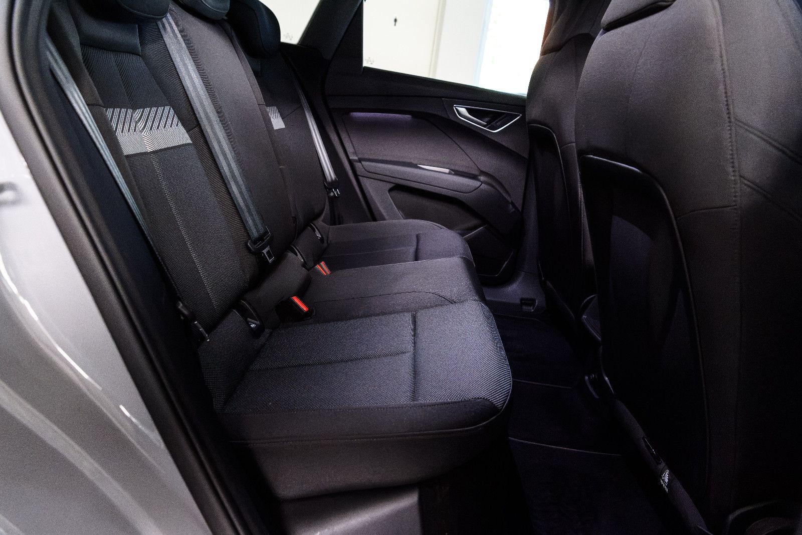 Fahrzeugabbildung Audi Q4 e-tron 45 quattro S-Line MATRIX/RFK/NAVI/