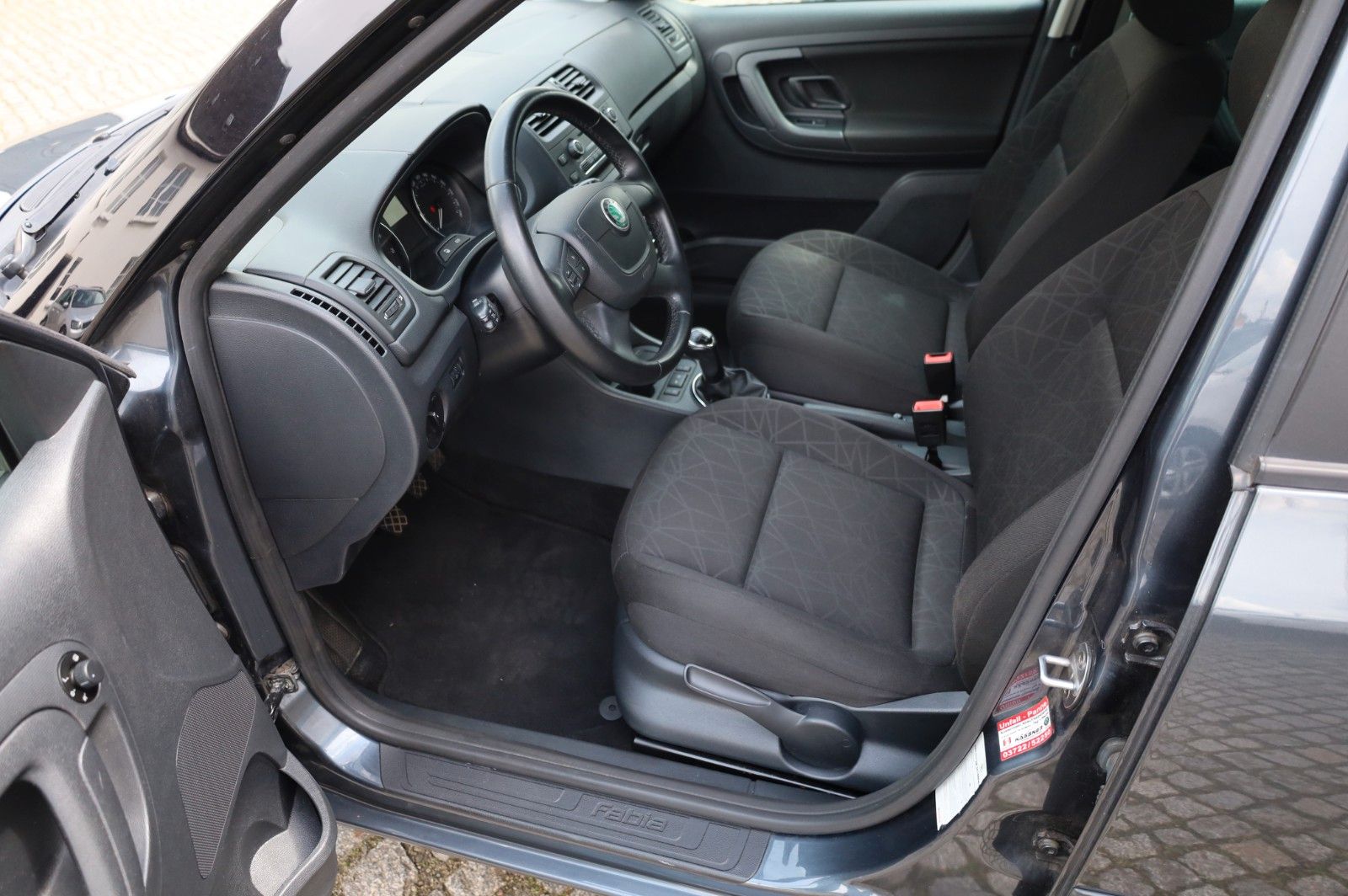 Fahrzeugabbildung SKODA Fabia Combi Family 1,2 TSI *SHZ *PDC *Climatro.