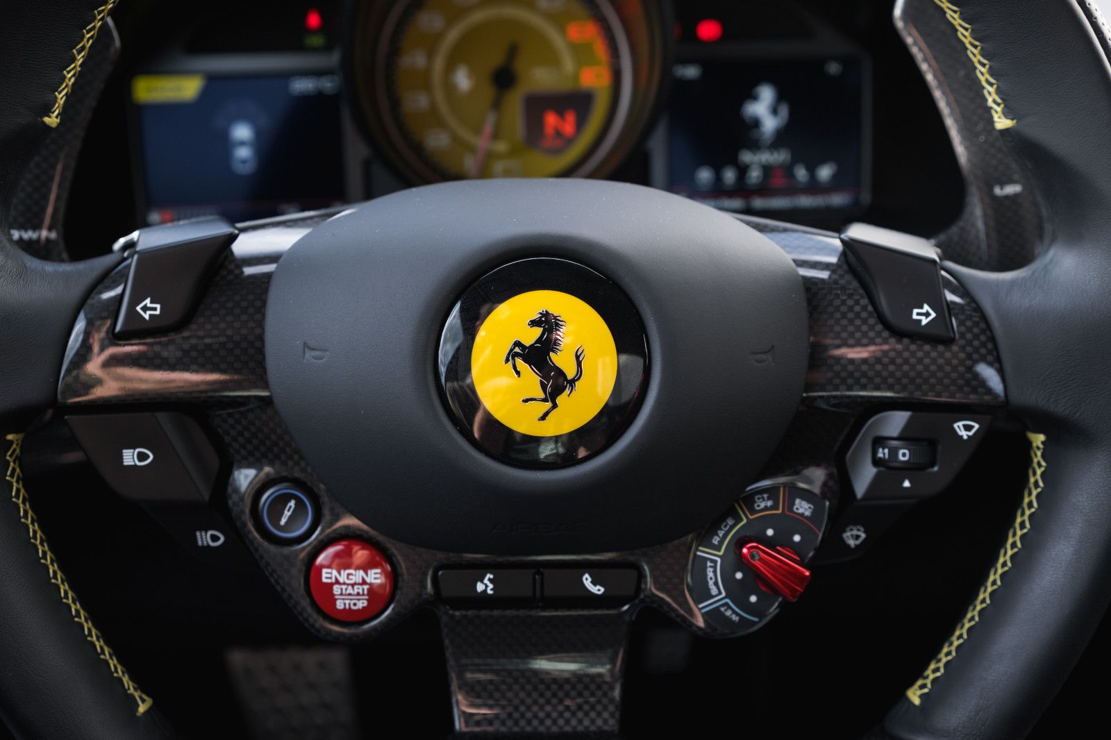 Fahrzeugabbildung Ferrari 812 Superfast-Garantie-Lift-ohne OPF-Kofferset