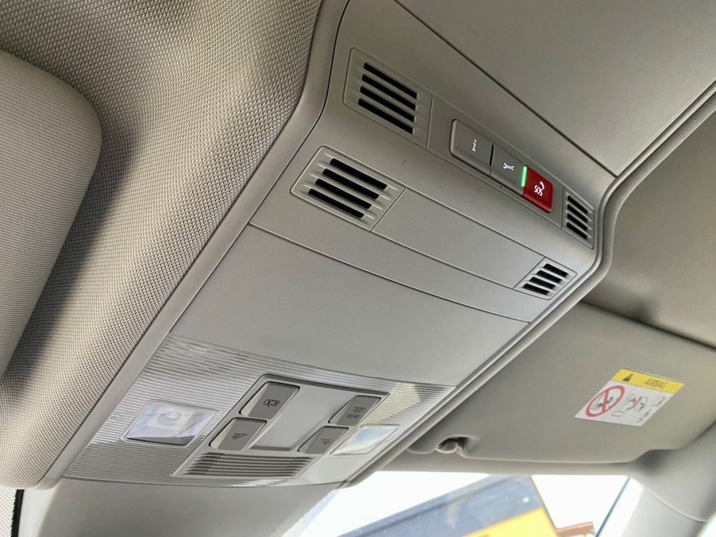 Fahrzeugabbildung Volkswagen Touran 1.5 TSI DSG 7-SITZER AAC AHK LED NAVI